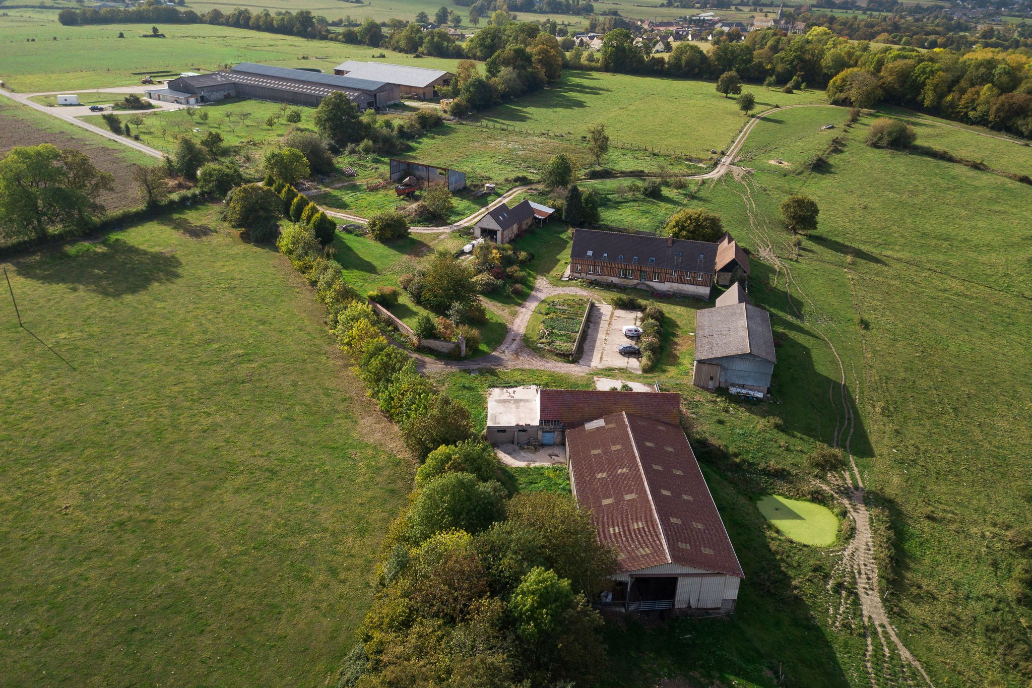 Vue aérienne de la ferme et de l'entreprise